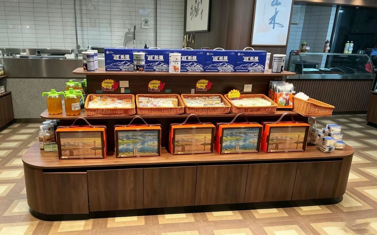 小牛乱逛产品陈列